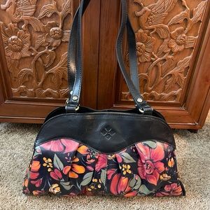 Patricia Nash hand bag